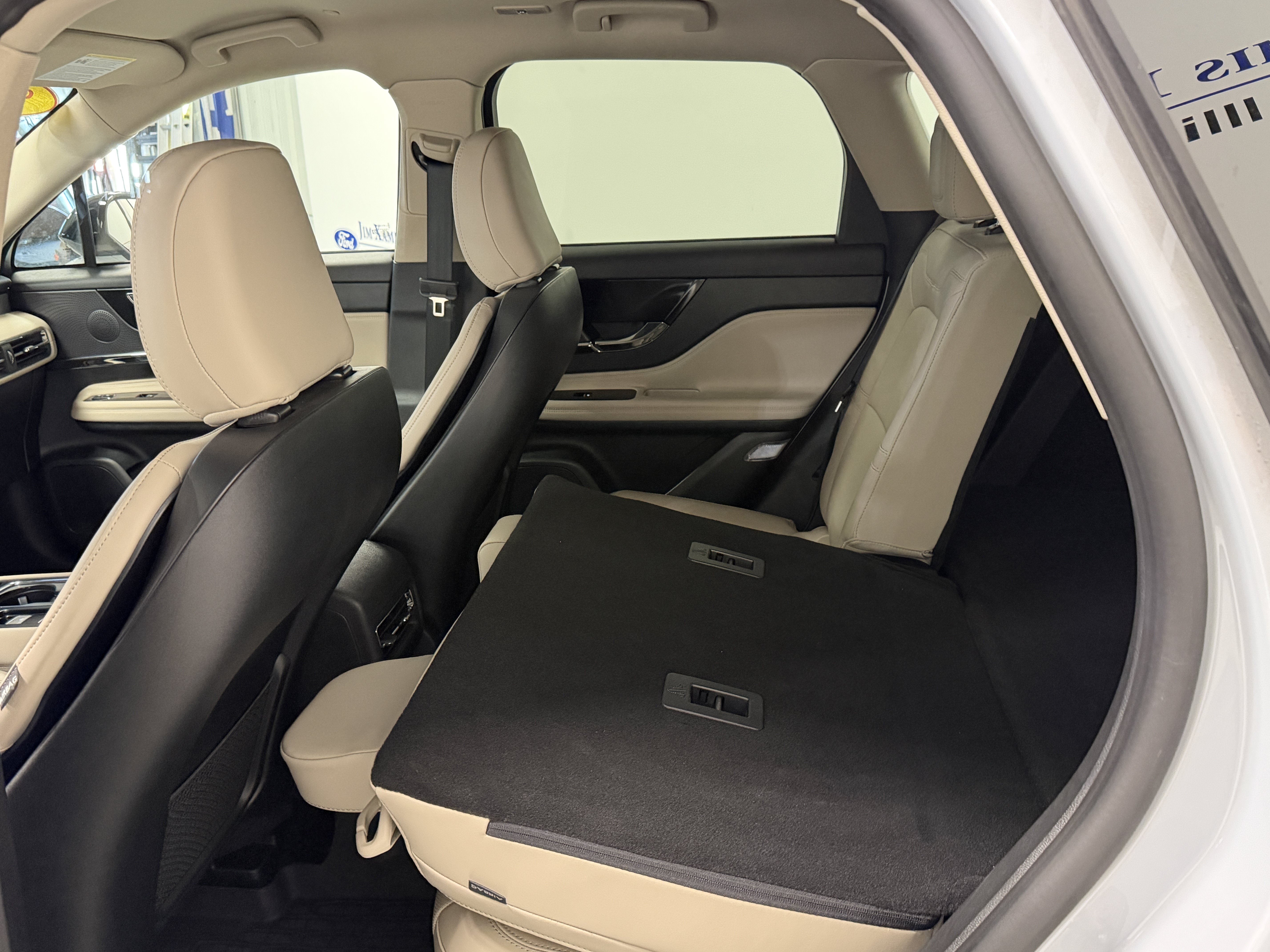 Used 2025 Lincoln Corsair AWD w/ Equipment Group 101A image 22