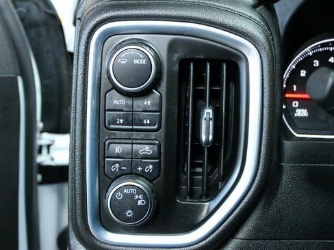 Used 2022 Chevrolet Silverado 1500 LT Trail Boss image 13