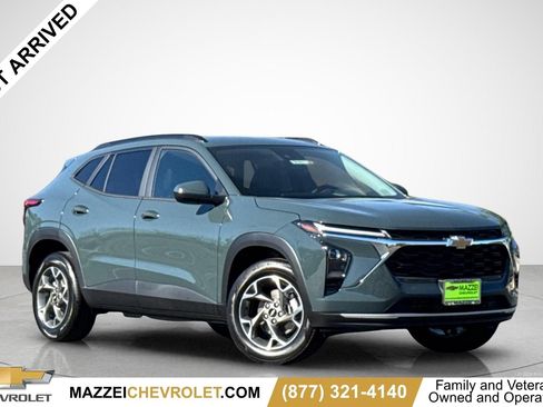 Used 2026 Chevrolet Trax LT w/ Driver Confidence Package FWD image 1