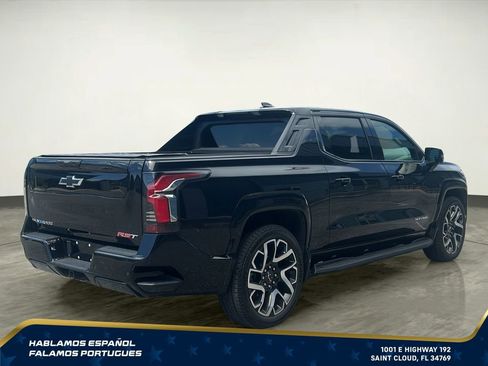 Certified 2025 Chevrolet Silverado EV RST AWD/4WD image 6