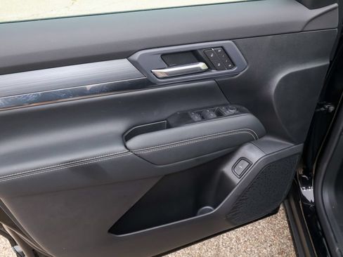New 2027 GMC Terrain Elevation w/ Elevation Premium Package AWD/4WD image 9
