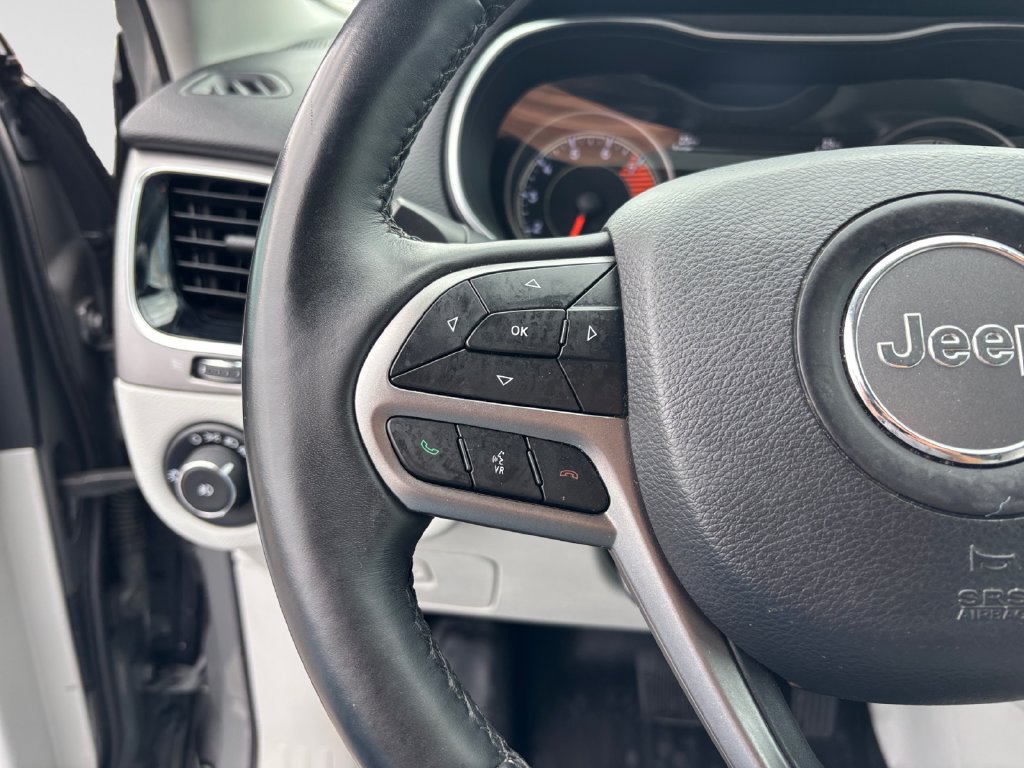 Used 2019 Jeep Cherokee Limited AWD/4WD image 25