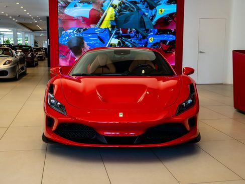 Used 2021 Ferrari F8 Tributo RWD image 29
