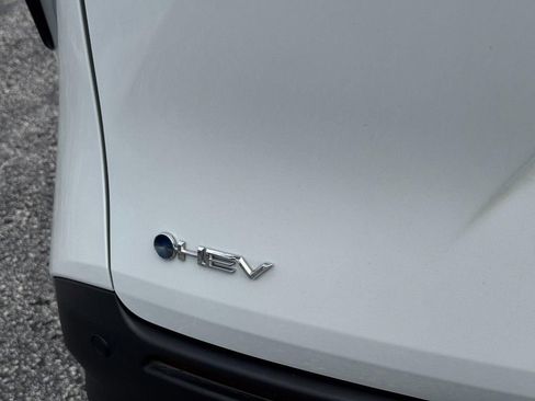 Used 2025 Toyota Sienna XLE FWD image 7