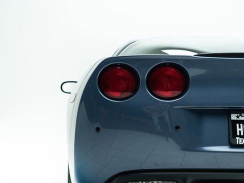 Used 2011 Chevrolet Corvette Coupe w/ 1LT image 17