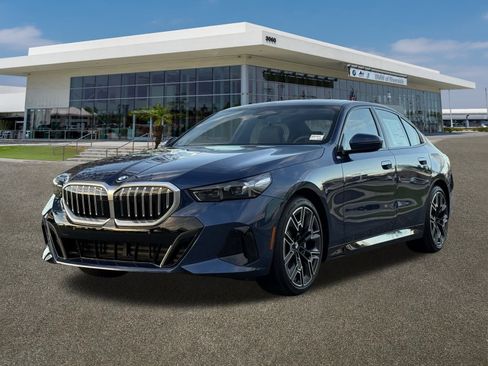 New 2026 BMW 530i xDrive w/ M Sport Package image 5