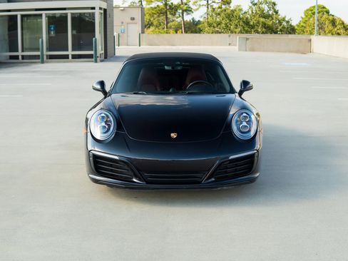 Used 2018 Porsche 911 Carrera 4S image 7