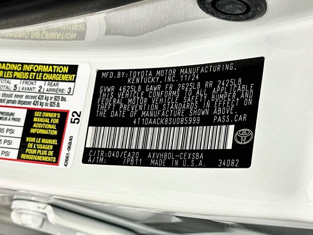 Used 2025 Toyota Camry SE w/ Convenience Package FWD image 32