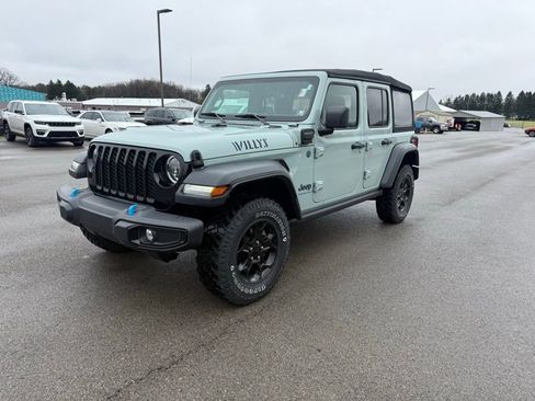 Used 2023 Jeep Wrangler Unlimited w/ Cold Weather Group image 3