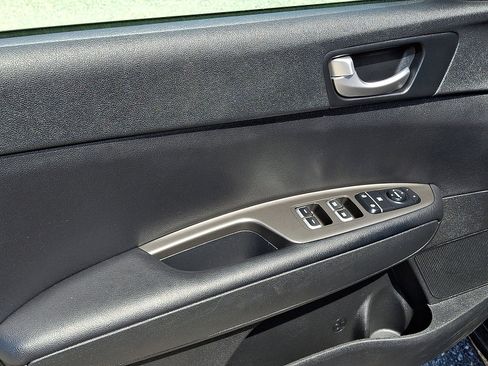 Used 2020 Kia Optima S image 12