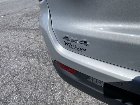 Used 2024 Jeep Compass Limited image 7