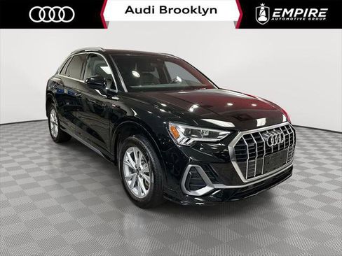 Used 2023 Audi Q3 2.0T Premium w/ Convenience Package AWD/4WD image 1