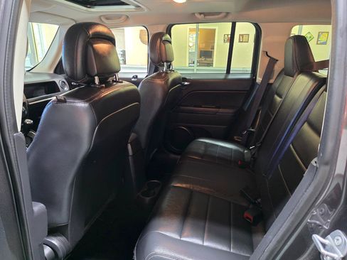Used 2016 Jeep Patriot High Altitude AWD/4WD image 19