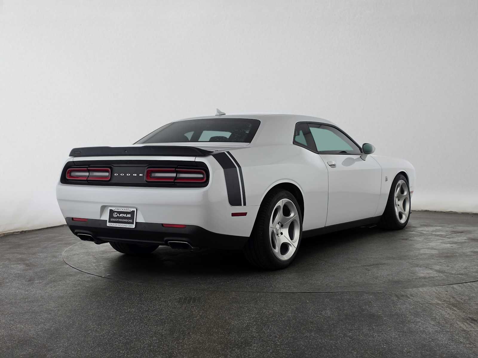 Used 2018 Dodge Challenger R/T Scat Pack RWD image 3