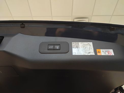 New 2025 Toyota Crown Signia image 15