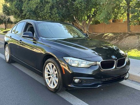 Used 2017 BMW 320i Sedan RWD image 2