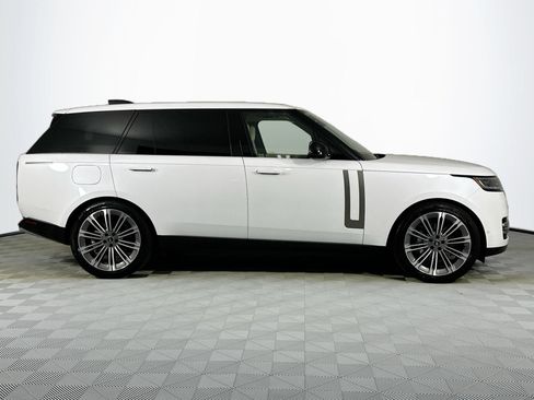 Certified 2025 Land Rover Range Rover Long Wheelbase SE AWD/4WD image 4