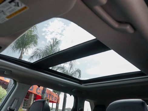 Used 2021 Nissan Rogue SL image 29