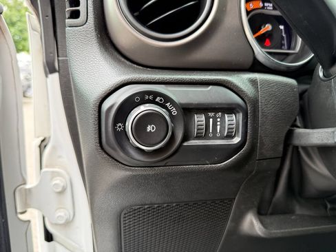 Used 2022 Jeep Wrangler Unlimited Sport AWD/4WD image 22
