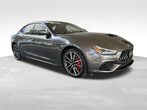 Used 2019 Maserati Ghibli S GranSport image 2