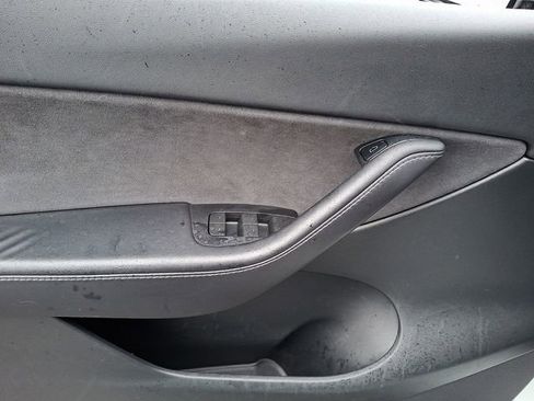 Used 2022 Tesla Model Y Performance image 16