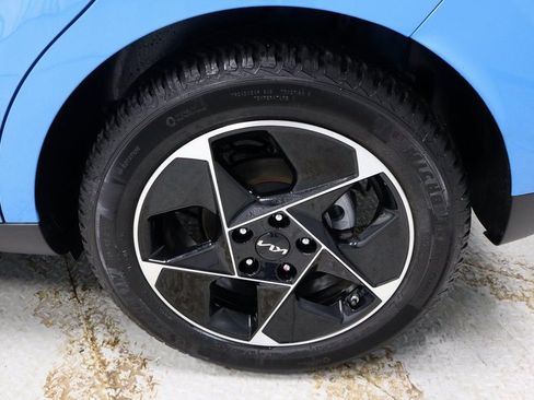 Used 2025 Kia Soul EX image 19