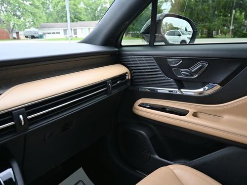Used 2022 Lincoln Corsair Reserve AWD/4WD image 28