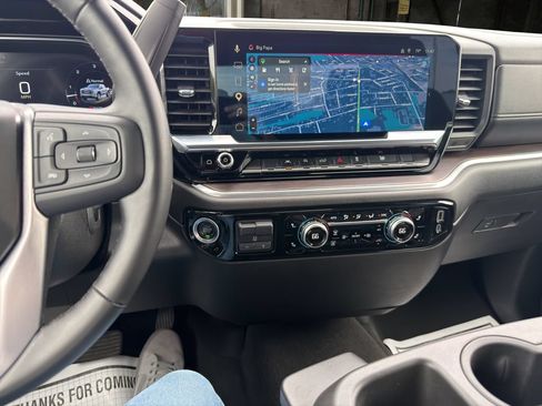 Certified 2025 GMC Sierra 1500 SLT AWD/4WD image 23