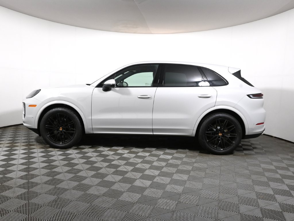Used 2026 Porsche Cayenne AWD/4WD image 2