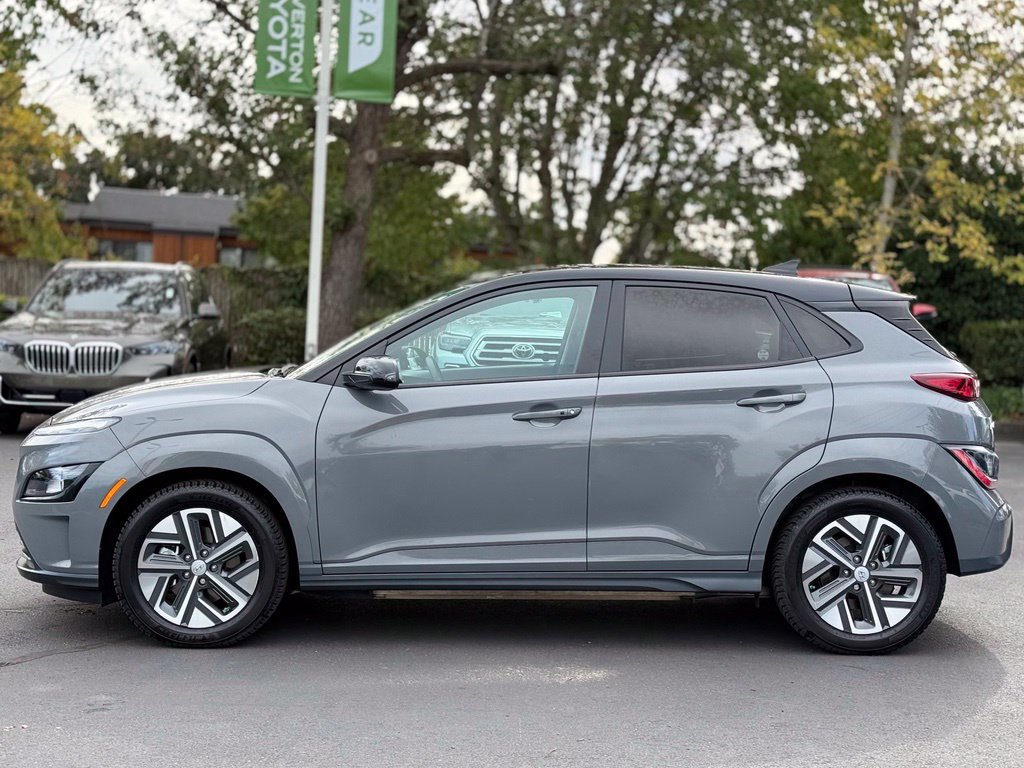 Used 2022 Hyundai Kona SEL w/ Cargo Package FWD image 2