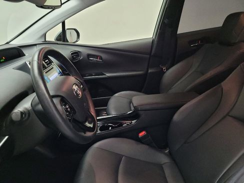 Used 2019 Toyota Prius XLE AWD/4WD image 17
