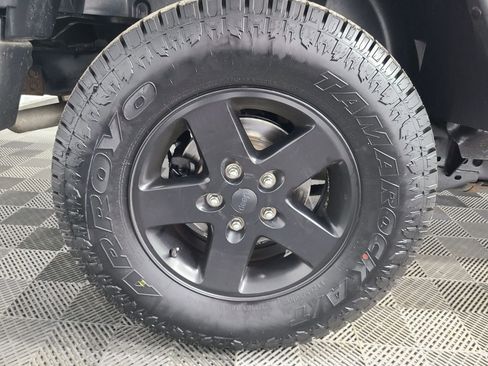 Used 2017 Jeep Wrangler Unlimited Sport AWD/4WD image 16