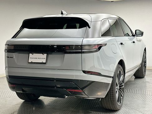 New 2026 Land Rover Range Rover Velar Dynamic SE image 11