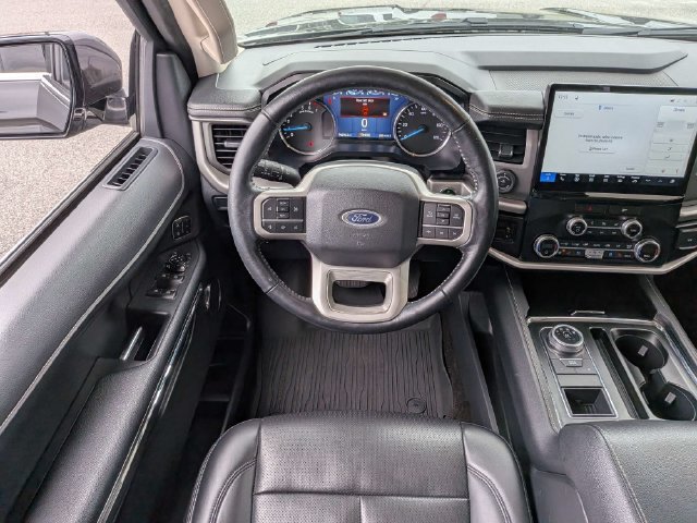 Used 2022 Ford Expedition XLT RWD image 18
