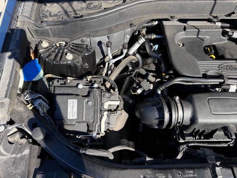 Used 2020 Ford Explorer XLT w/ Comfort Package image 14