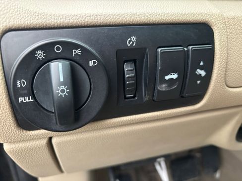 Used 2007 Ford Five Hundred SEL image 16