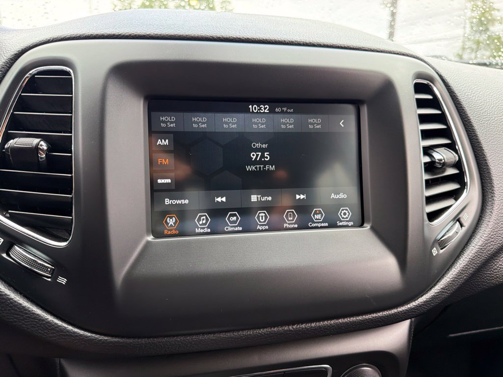 Used 2020 Jeep Compass Sport w/ Tech Group FWD image 10