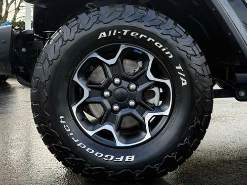 Used 2023 Jeep Wrangler Unlimited Rubicon 4xe w/ Steel Bumper Group image 9