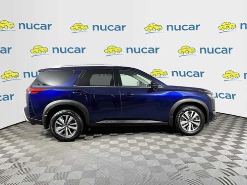 Used 2023 Nissan Pathfinder SL w/ Black Appearance Package AWD/4WD image 8