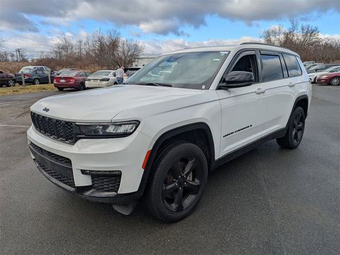 Used 2023 Jeep Grand Cherokee L Limited w/ Black Appearance Package image 7