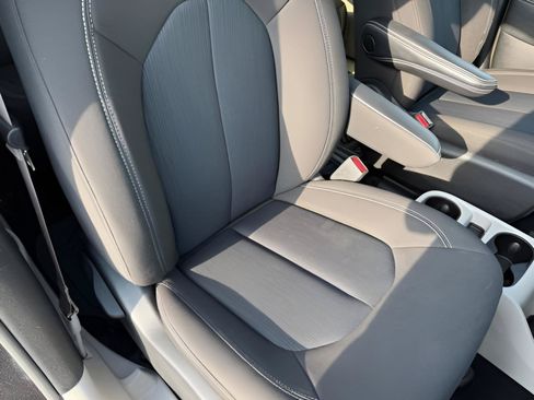 Used 2022 Chrysler Voyager LX FWD image 15