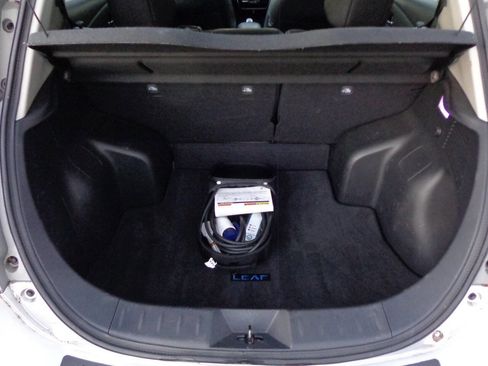 Used 2017 Nissan Leaf SL w/ Protection Package image 13