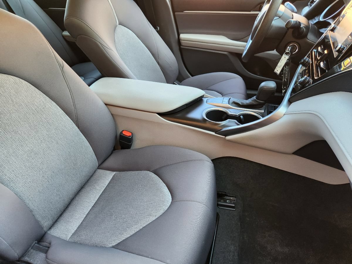 Used 2022 Toyota Camry LE FWD image 25