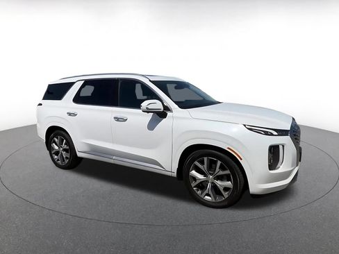 Used 2021 Hyundai Palisade Limited FWD image 2