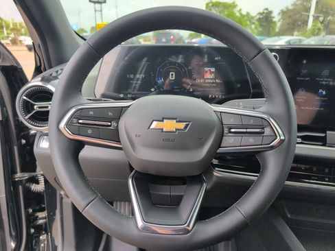 New 2026 Chevrolet Equinox LT w/ Safety and Technology Package FWD image 26