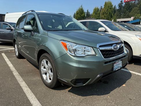 Used 2015 Subaru Forester 2.5i Premium AWD/4WD image 4