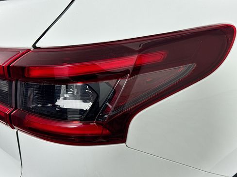 Used 2021 Nissan Rogue Sport S image 32