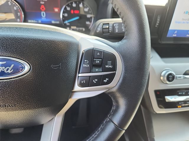 Used 2023 Ford Explorer XLT AWD/4WD image 17