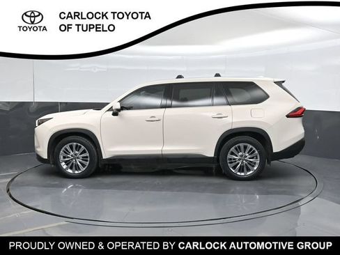 Used 2024 Toyota Grand Highlander AWD image 10