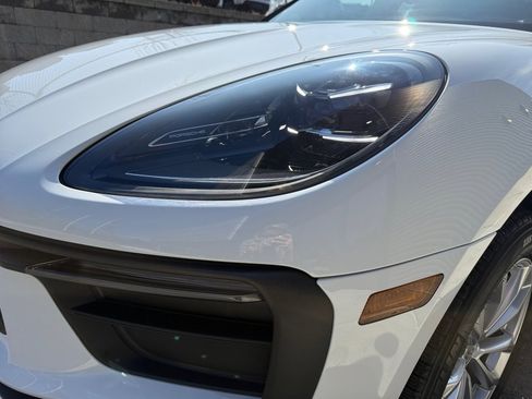 Certified 2025 Porsche Macan image 13